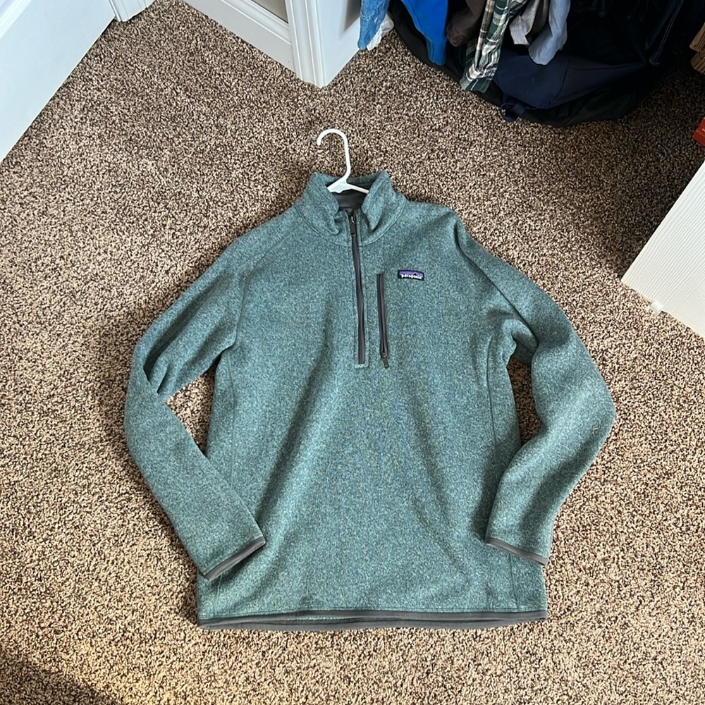Blue Patagonia 1/4 zip, size L, no holes, zippers work, nonsmoking home